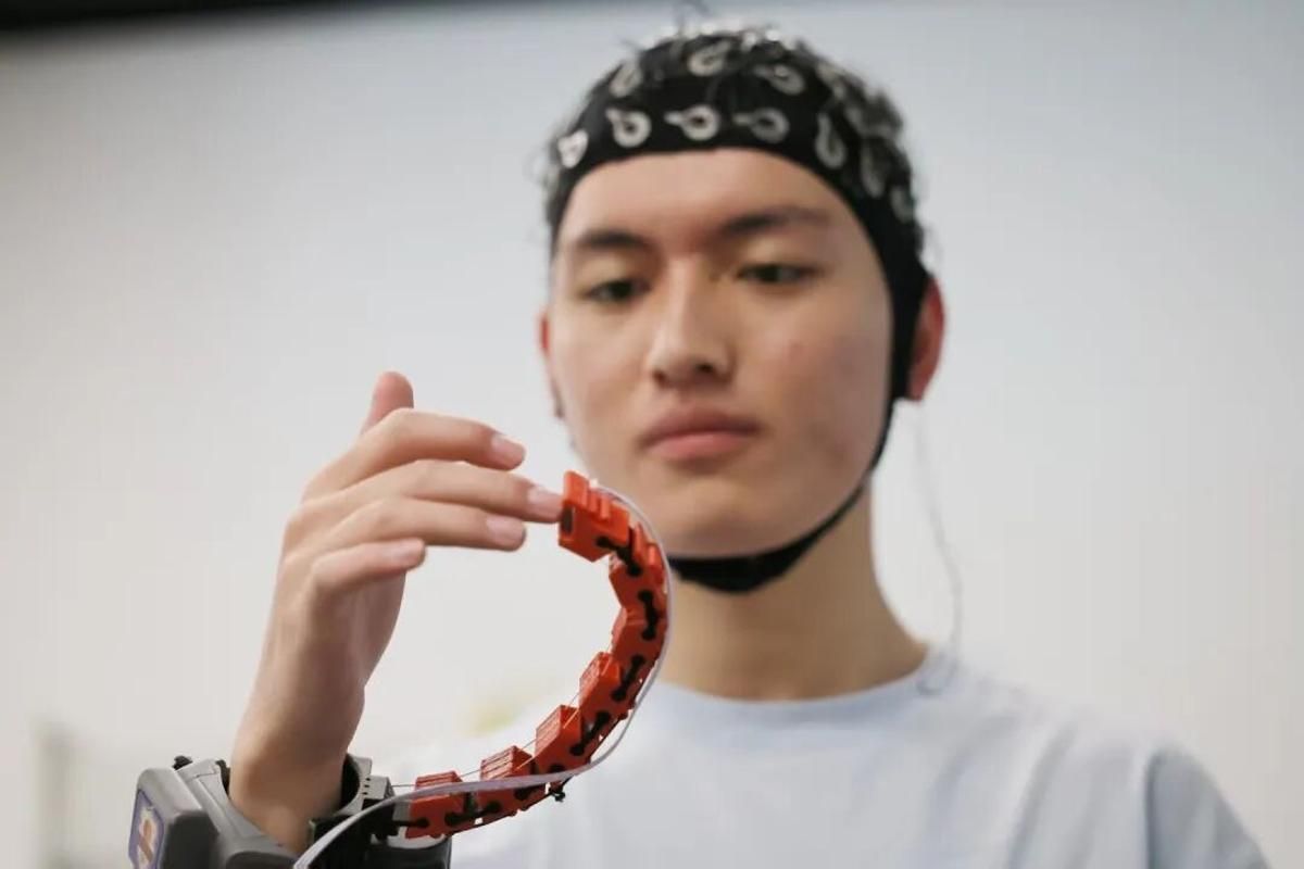 【践行回信精神】《新华社》:他们在脑机接口技术前沿探索“三磅宇宙”的奥秘